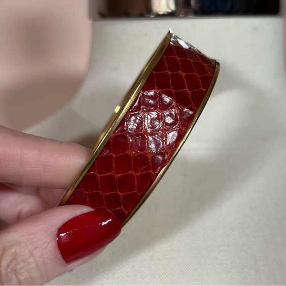 Vintage 80 90 Red Snakeskin Gold thick Bangle Bracelet - Picture 1 of 17
